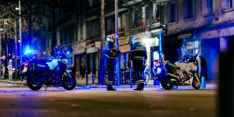 do 18 ans violemment agressée