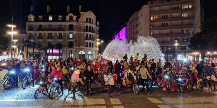 Nouveau succès pour la Vélorution Halloween à Tarbes