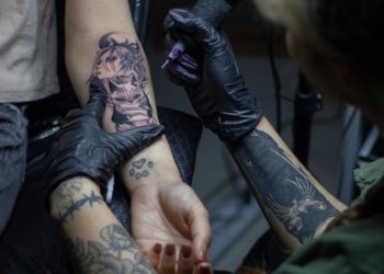 Comment expliquer le boom du détatouage ?