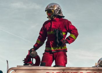 A13 dans l’Eure : un camion en feu provoque 3 kilomètres de bouchon. La vidéo relate un incendie de camion survenu mardi 28 octobre 2025 sur l'A13 dans l'Eure, en direction de Caen depuis Paris. L’incident a provoqué plus de trois kilomètres de bouchon, selon Bison futé.