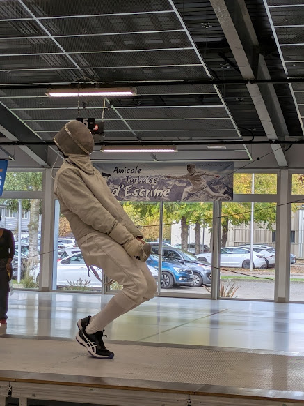 Escrime, à domicile les sabreurs tarbais raflent les titres