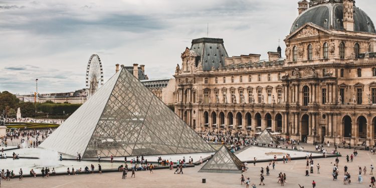 Vol au Musée du Louvre, Rachida Dati annonce des mesures d'urgence