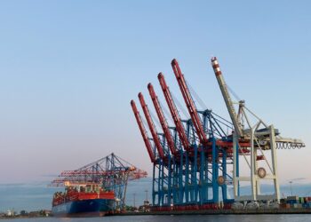 Le plus grand paquebot à voile du monde est sorti du port