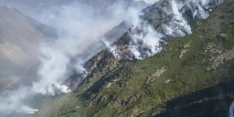 Un hélicoptère bombardier d’eau mobilisé ce samedi après-midi