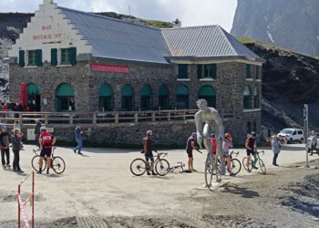 Aspin, Tourmalet, Gèdre, étape reine du tour de France dans les Pyrénée