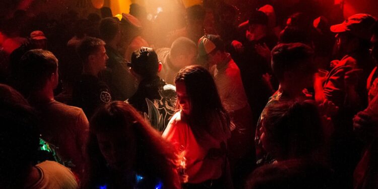 3 peines de prison après une rave party