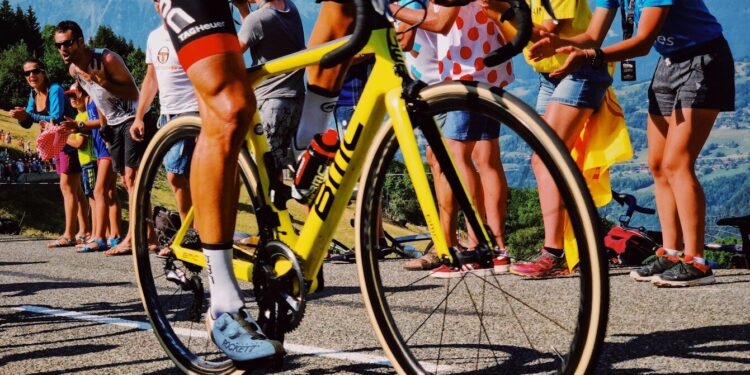 Le Tour quitte les Hautes Pyrénées pour l'Aquitaine, Pogacar leader, Seixas en embuscade pour le podium